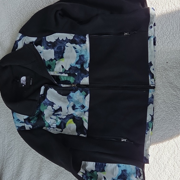 The North Face Black Jacket with Blue and White Floral Design PLUS 2XL - Picture 1 of 12